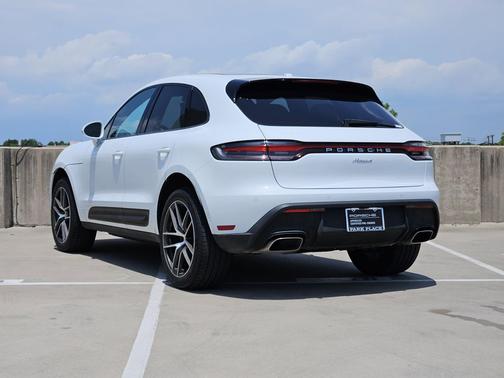 Carrara White Metallic 2026 Porsche Macan Macan