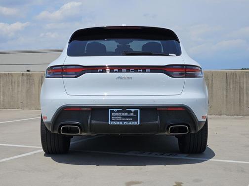 Carrara White Metallic 2026 Porsche Macan Macan