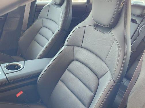 2025 Porsche Taycan Turbo