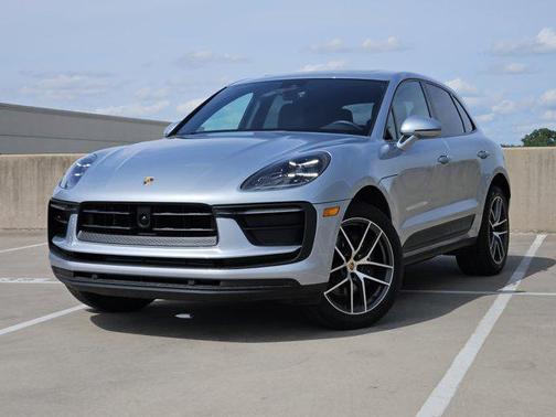 2025 Porsche Macan Base