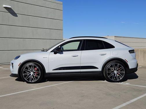 2025 Porsche Macan 4S