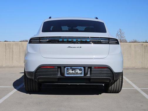 2025 Porsche Macan 4S