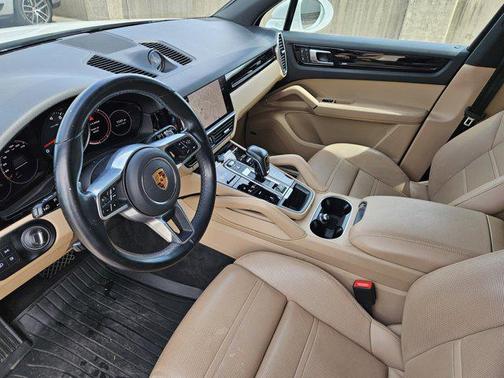 White 2022 Porsche Cayenne Cayenne