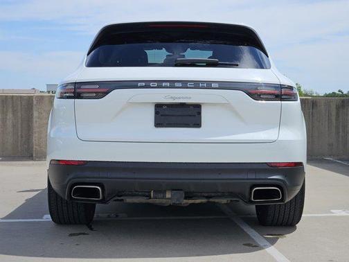 White 2022 Porsche Cayenne Cayenne