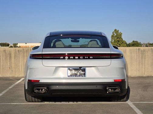 2026 Porsche Panamera RWD