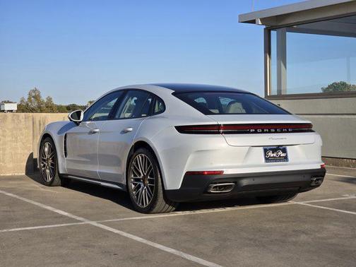 2026 Porsche Panamera RWD