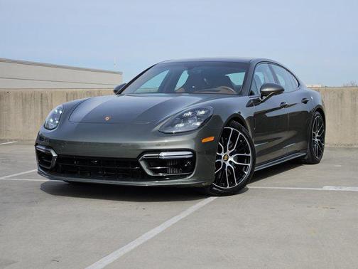 2023 Porsche Panamera GTS