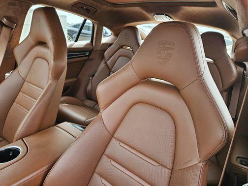 2023 Porsche Panamera GTS