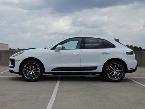2025 Porsche Macan Base