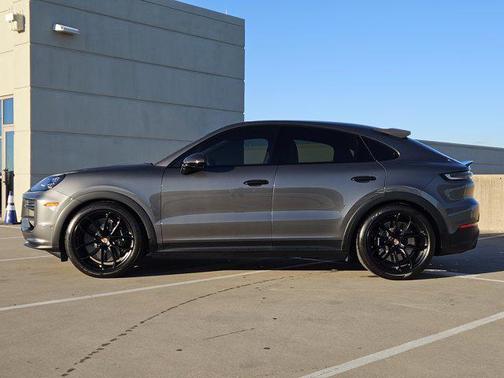 2025 Porsche Cayenne Turbo GT