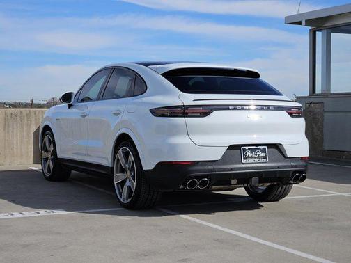 2022 Porsche Cayenne Cayenne