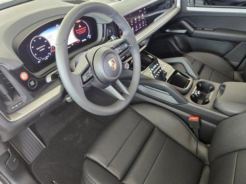 2025 Porsche Cayenne AWD