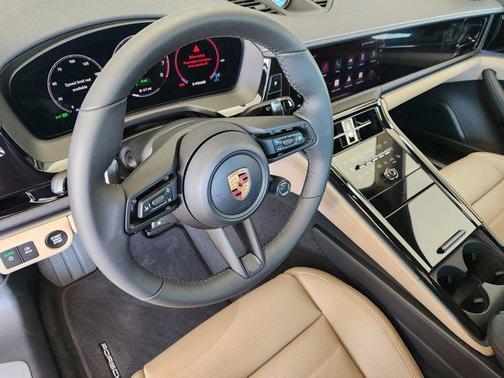 2026 Porsche Panamera 4