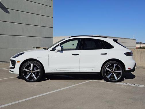 2026 Porsche Macan AWD