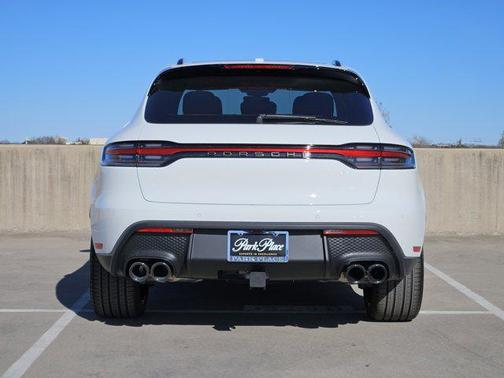 2026 Porsche Macan AWD