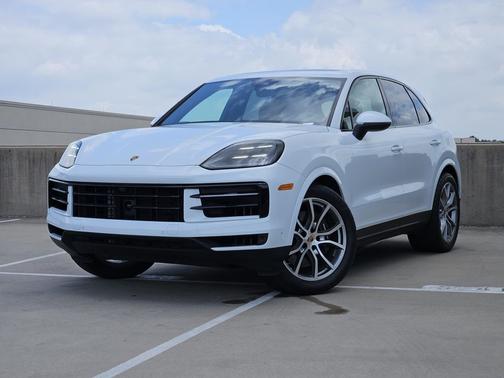 Carrara White Metallic 2026 Porsche Cayenne Cayenne