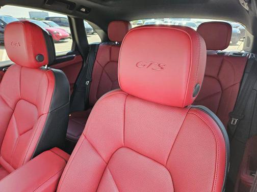 2026 Porsche Macan GTS