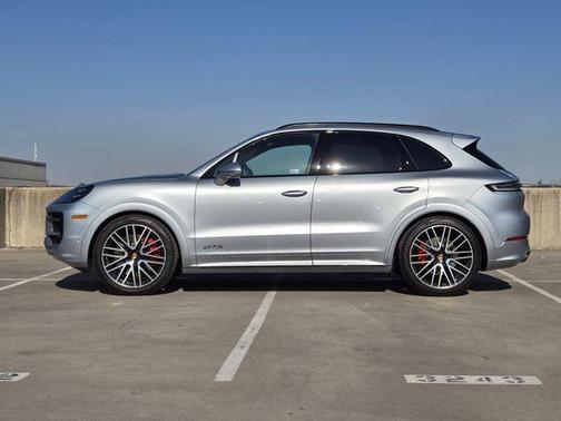 2026 Porsche Cayenne GTS