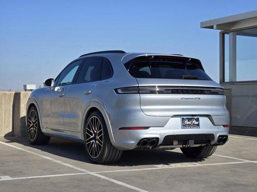 2026 Porsche Cayenne GTS