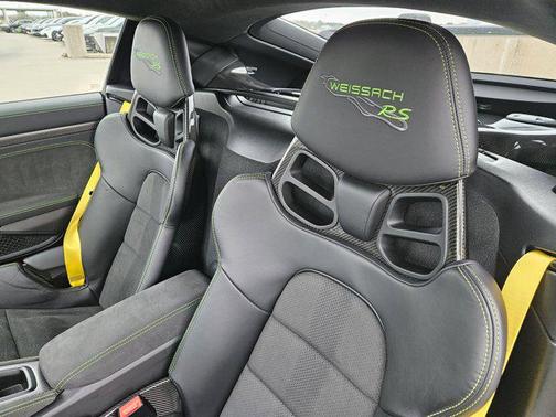 2024 Porsche 718 Cayman GT4 RS