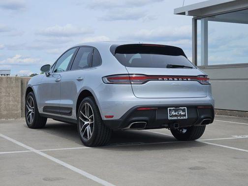 2025 Porsche Macan Base