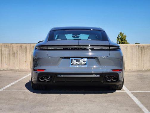 2026 Porsche Panamera Turbo
