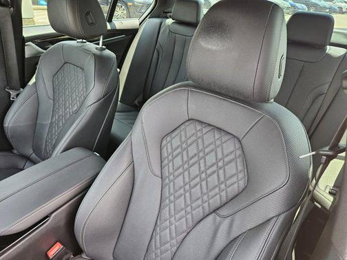 2021 BMW 530 530i
