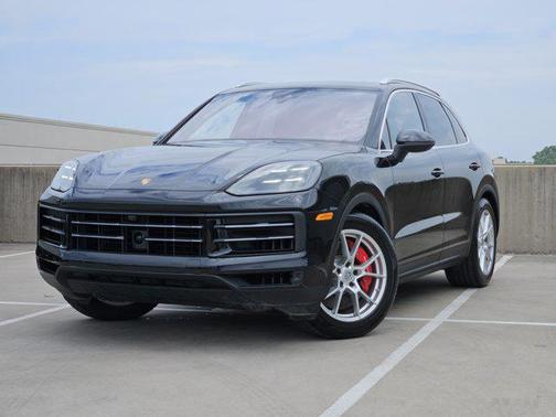 2024 Porsche Cayenne S