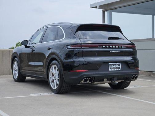 2024 Porsche Cayenne S