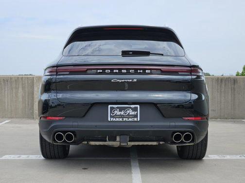 2024 Porsche Cayenne S