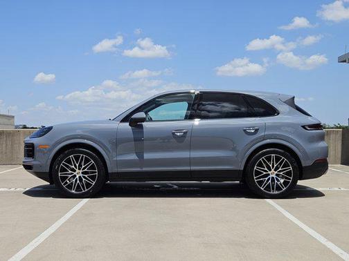 2025 Porsche Cayenne AWD