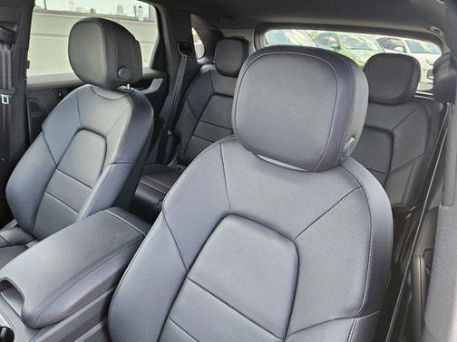 2025 Porsche Cayenne AWD
