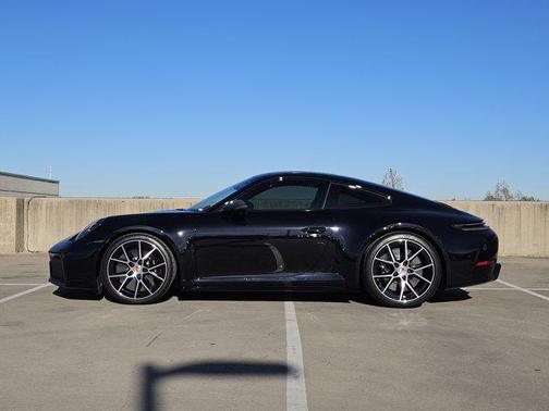 2025 Porsche 911 Carrera GTS