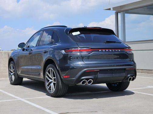 2025 Porsche Macan Base