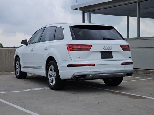 2019 Audi Q7 45 Premium Plus