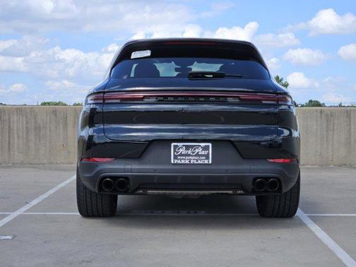 2024 Porsche Cayenne S
