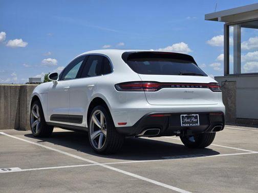 2025 Porsche Macan AWD