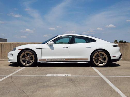 2025 Porsche Taycan RWD