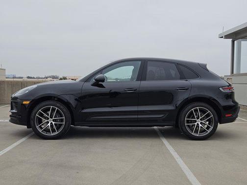 2025 Porsche Macan AWD