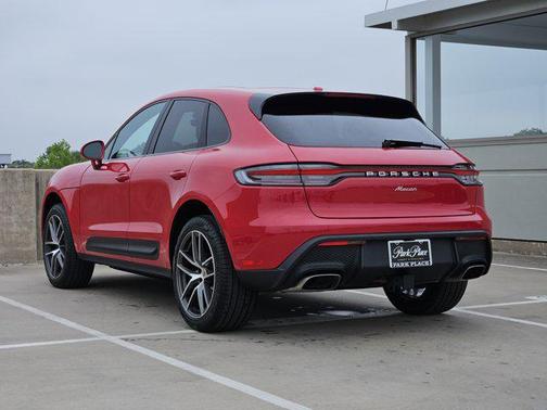 2025 Porsche Macan Base
