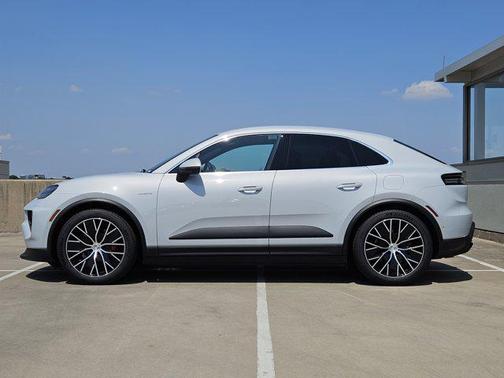 2025 Porsche Macan 4S