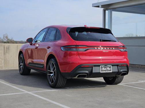 2025 Porsche Macan AWD