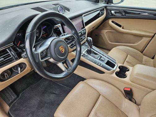 2020 Porsche Macan Base