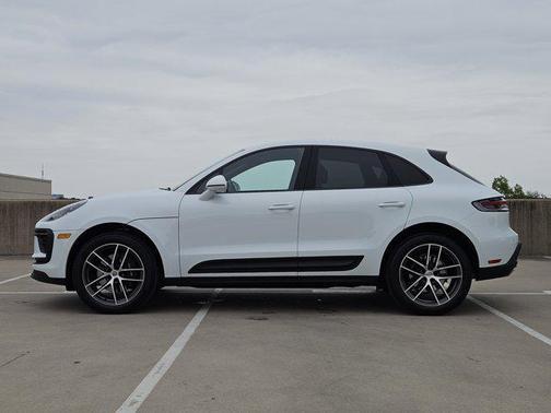 Carrara White Metallic 2026 Porsche Macan Macan