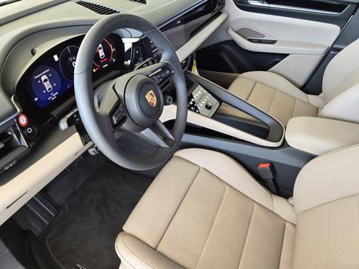 2025 Porsche Macan Electric