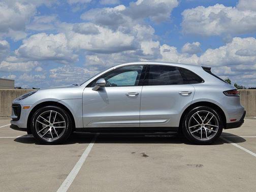 2023 Porsche Macan Base