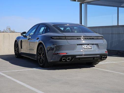 2026 Porsche Panamera GTS