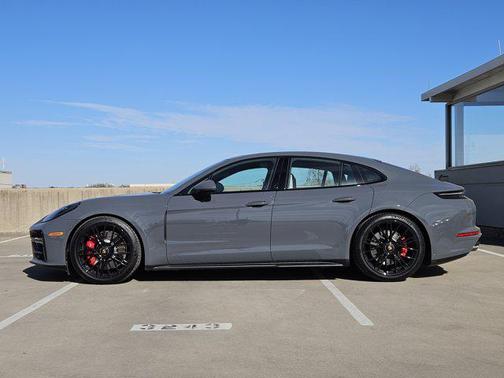 2026 Porsche Panamera GTS