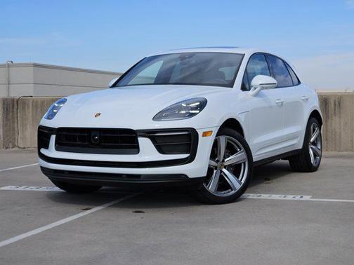 2025 Porsche Macan AWD