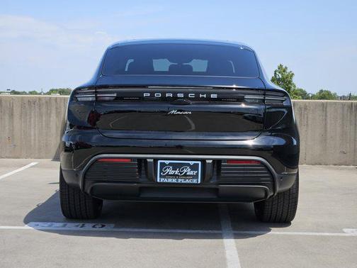 2025 Porsche Macan Electric